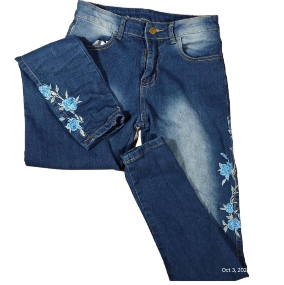 Blue Floral Eize 26/27 Acid Wash Dark Jeans‎ Size Small